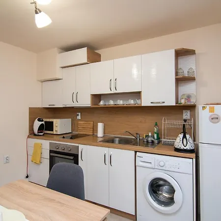 2br Flat Close To Sea Garden And Center