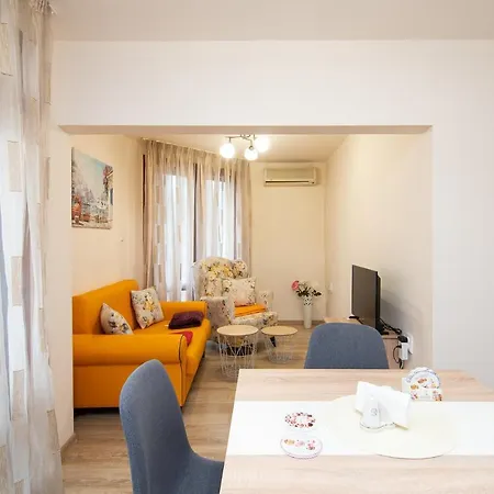 2br Flat Close To Sea Garden And Center